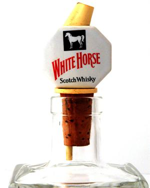  White  Horse  Keramik  Bottle Pilot Sk nkeprop